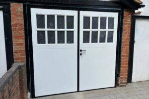 Betchworth GRP side hinged White Woodgrain