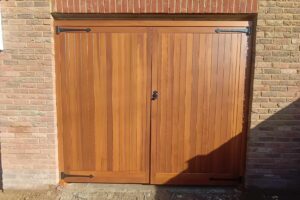 Cedar Door Bakewell Side Hinged Golden Oak