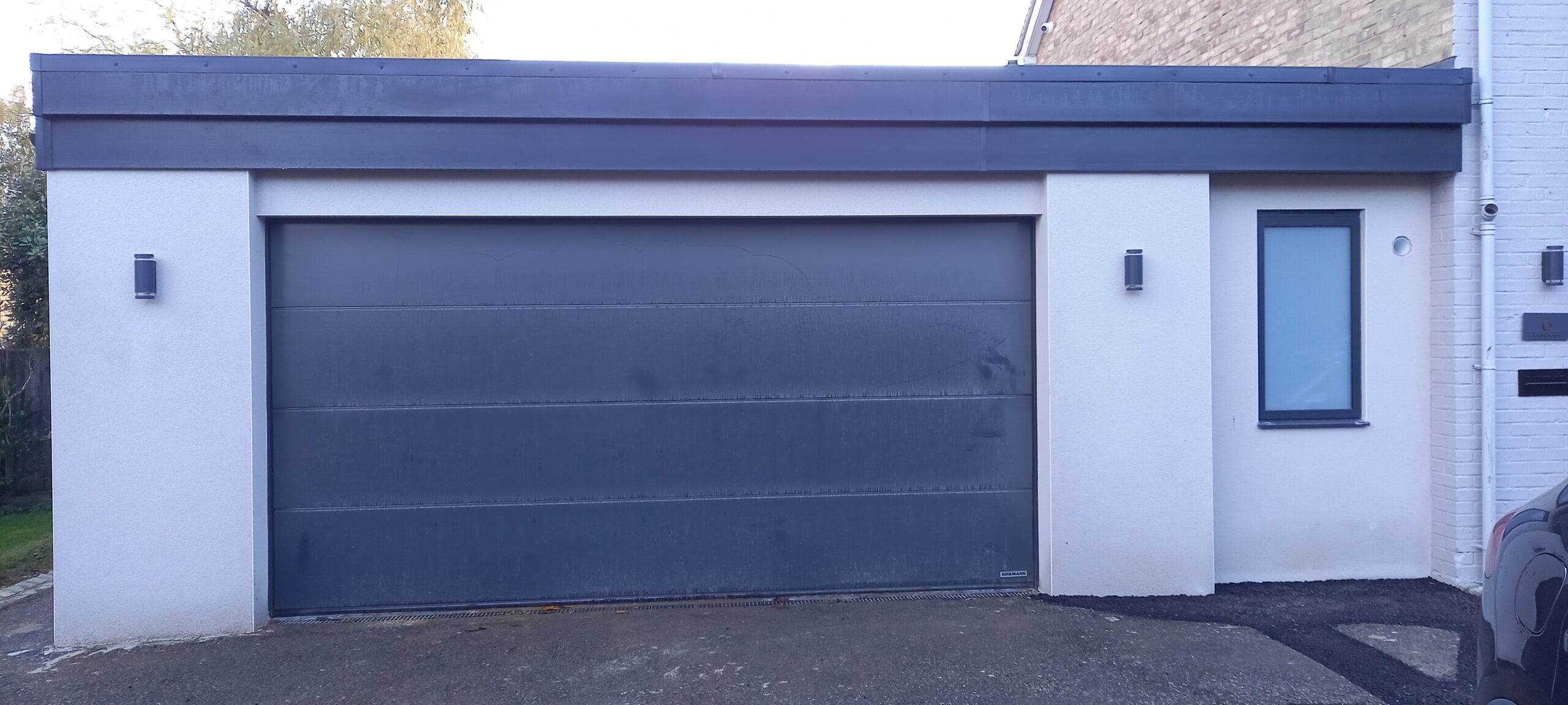 Hormann L-Ribbed Anthracite Grey Sectional door