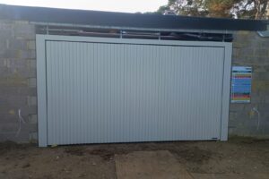 Hörmann Collective garage door non-protruding Oyser White RAL 1013